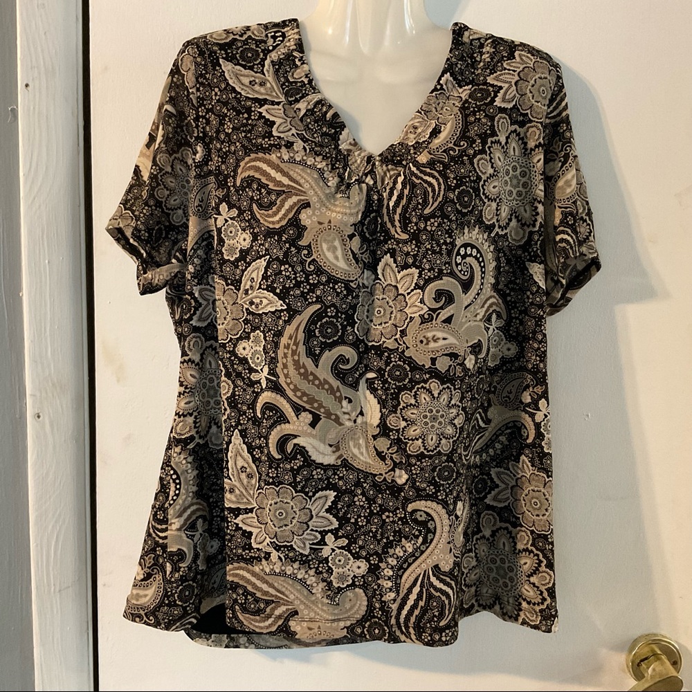 Paisley Floral V Neck Top Black & Tan Size 1X